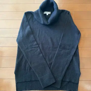 유니클로 x INES 캐시미어 오프 터틀 니트