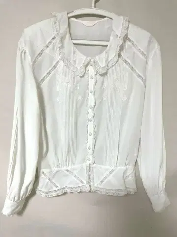 잉게보그 화이트 레이스 블라우스 긴팔