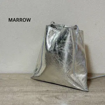 MARROW METALLIC FUROSHIKI 원 핸들 백