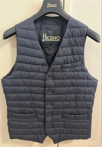 Herno 네이비 다운 베스트 사이즈 46