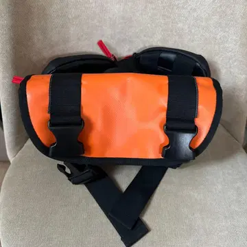 SHINSHIRO ATAKANA 바디백 오렌지