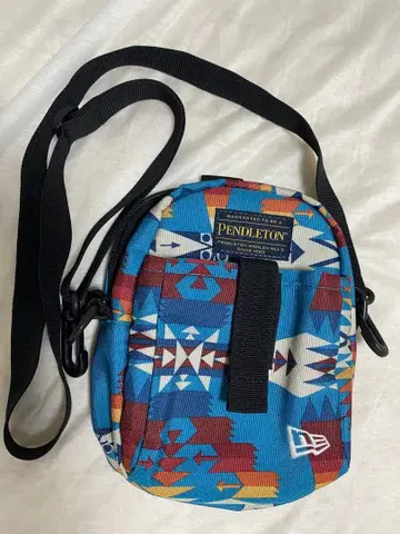 펜들턴 x 뉴에라 숄더백 올 패턴 PENDLETON