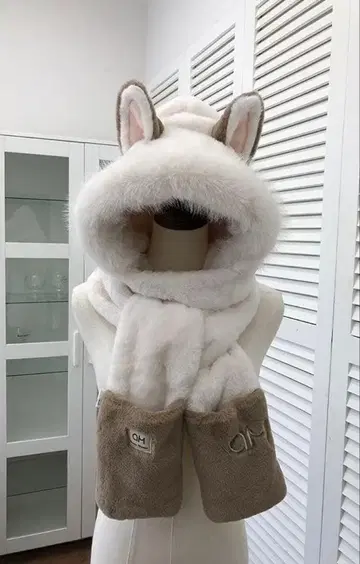 귀 달린 후드 머플러 2개 포켓 부착