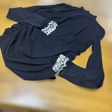 이탈리아제 레이스 달린 블랙 상의