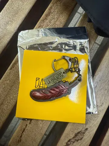 Mrs. GREEN APPLE 키링 미세스 바벨 가챠 빨간 깃털