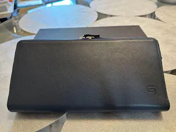 새상품 GRAMAS 가죽 클러치백