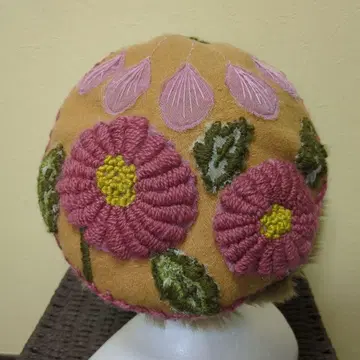 꽃무늬 자수 베레모 베이지