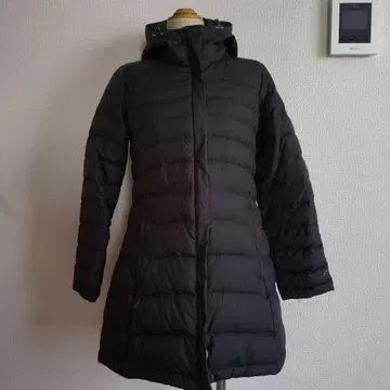 블랙 후드 부착 롱 다운 자켓 M