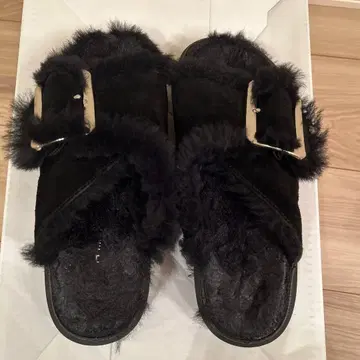 MOHI 빅 벨트 샌들 퍼 무스탕 샌들 37 사이즈