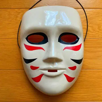 골든 봄버 다르빗슈 가면