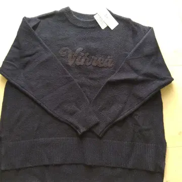 SELF SERVICE 네이비 로고 자수 스웨터