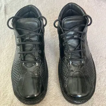 블랙 하이컷 스니커즈