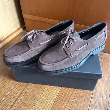 브라운 스웨이드 데크 슈즈