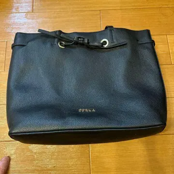 FURLA 블랙 가죽 토트백