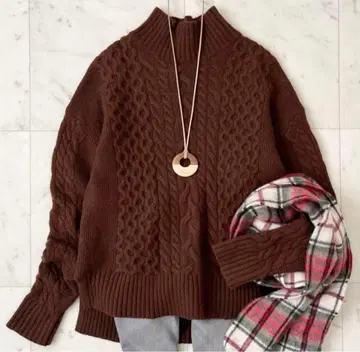 새상품급 나노 유니버스 해밀턴 울 혼방 케이블 짜임 하이넥 니트