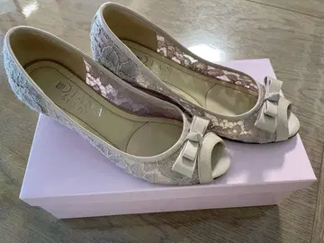 DIANA 베이지 레이스 오픈토 펌프스