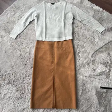 새상품급 [ 개럴개런트 ] 스웨이드 스커트 롱 타이트 카멜