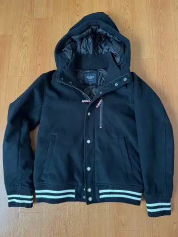 BEAMS HEART 후드 부착 블랙 다운 자켓 S 사이즈