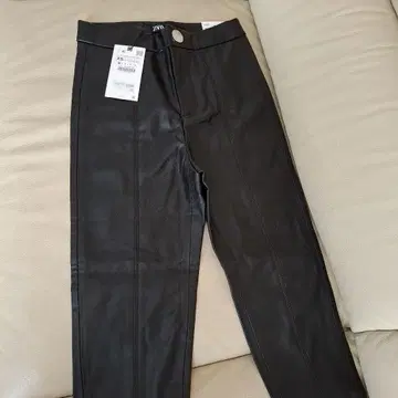 ZARA 블랙 레더풍 팬츠 XS