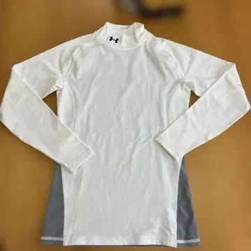 언더아머 콜드기어 화이트&그레이 사이즈 YXL 미사용 새상품