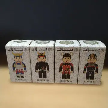 BE@RBRICK 베어브릭 전국 무장 세트