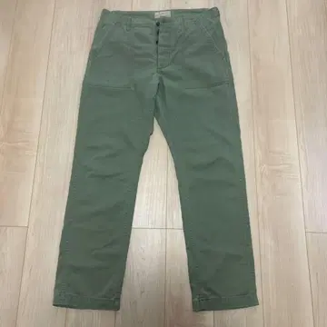 AVIREX 팬츠 올리브 그린