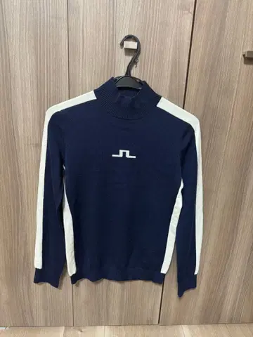 제이 린드버그 하이넥 스웨터