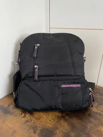 나일론 블랙 백팩
