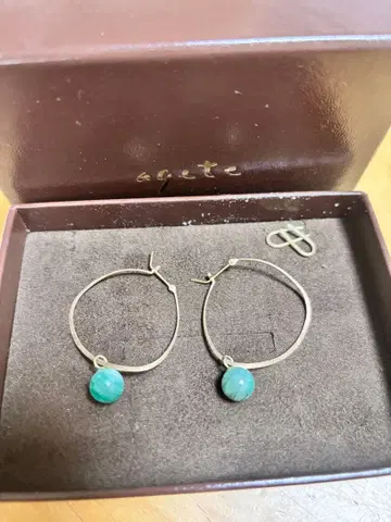 가격 인하 협상 가능 agete 아가트 후프 귀걸이 에메랄드 참 K10