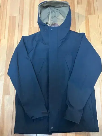 네이비 후드 부착 마운틴 파카