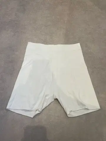 yo BIOTOP Cotton short leggings