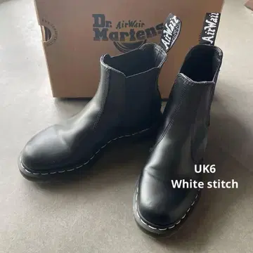 닥터마틴 첼시 부츠 2976 화이트 스티치