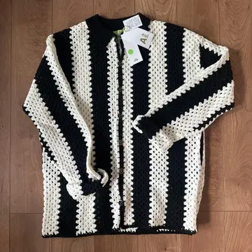 Anui 새상품 니트