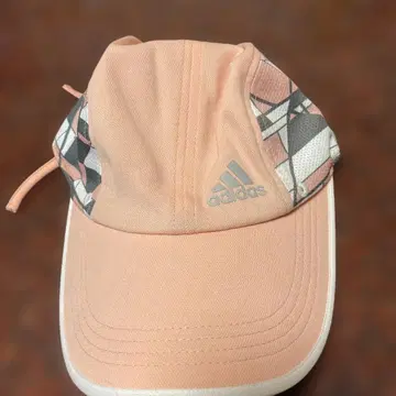 adidas 핑크 기하학 패턴 캡