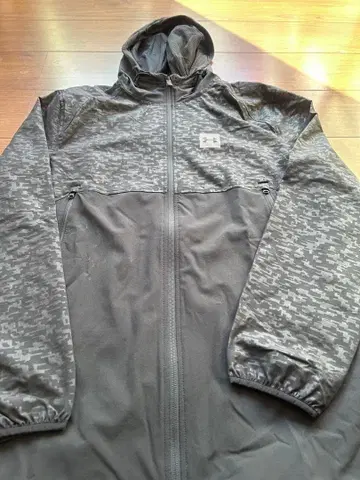 언더아머 카모 패턴 나일론 자켓