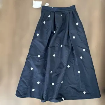 네이비 도트 롱 스커트 아메노치하레 새상품