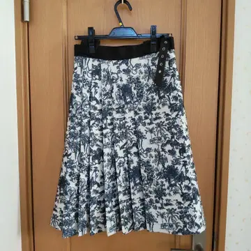 로이스크레용 랩 스커트