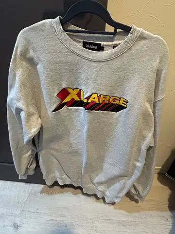 XLARGE 그레이 로고 트레이닝복