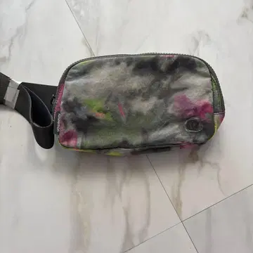 Lululemon 바디백 멀티 컬러