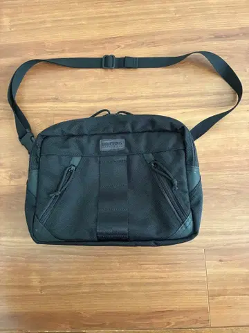 BRIEFING 블랙 숄더백