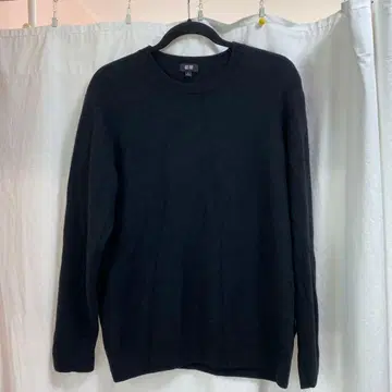 유니클로 캐시미어 100% 크루넥 니트