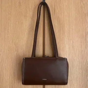 STAND OIL POST BAG 브라운 숄더백