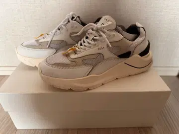 DATE FUGA 화이트 스니커즈 36