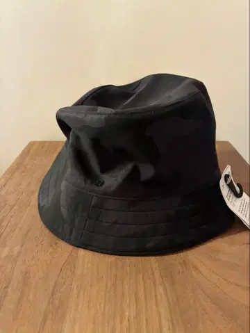 룰루레몬의 햇 블랙카모