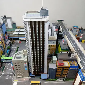 [ 미니멀리스트 ] 토믹스 종합 빌딩 마개조 고층 호텔