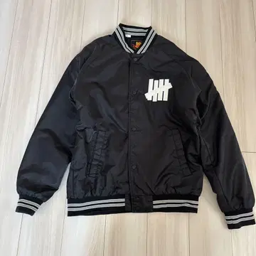 [레어,인기] UNDEFEATED 바시티 자켓 L사이즈