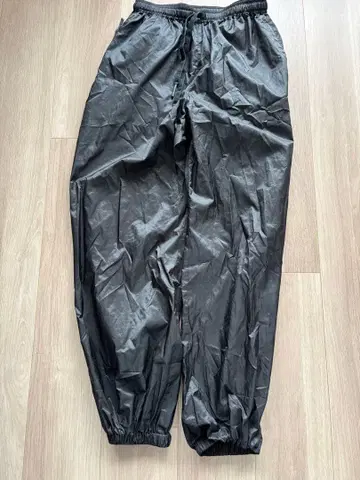 nagonstans 나곤스탠스 트랙 팬츠