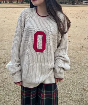 [ 완판템 ] shesame 넘버 와펜 자수 니트