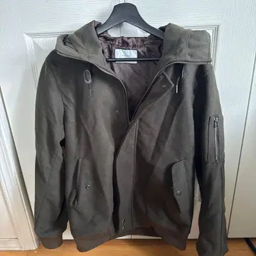 INHERIT 후드 부착 카키 블루종