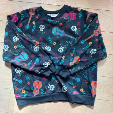 스컬과 기타 패턴 트레이닝복